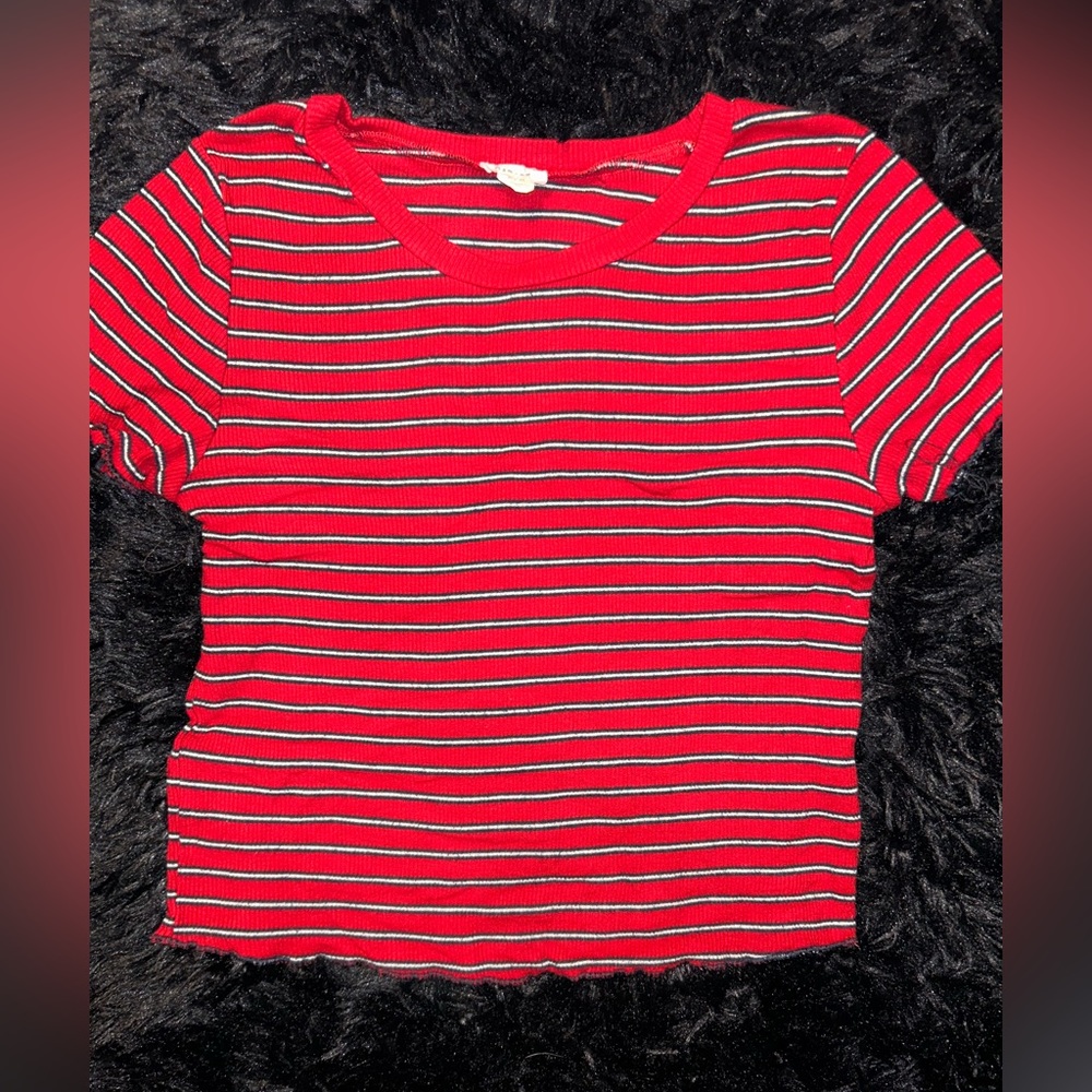 Garage size medium crop top